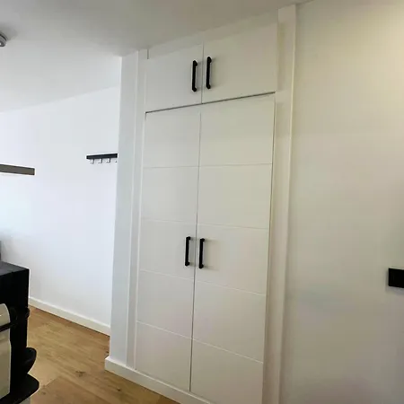 Floor Sea View With Seasonal Pool Walking Distance To The By Namaste Elite Appartement Torremolinos