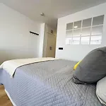 Floor Sea View With Seasonal Pool Walking Distance To The By Namaste Elite Apartman Torremolinos